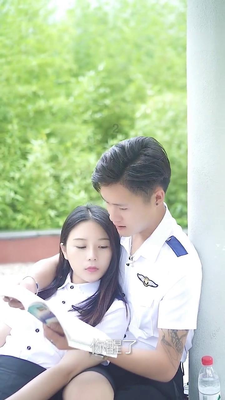 小萌妹的甜美装扮