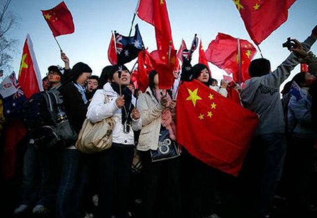臻镭科技:高集成度高速高精度ADC/DAC芯片项目仍在履行期限内,正在稳步推进中