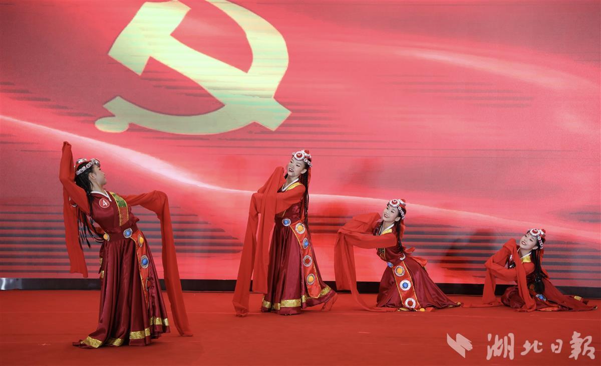 救援旅行男孩