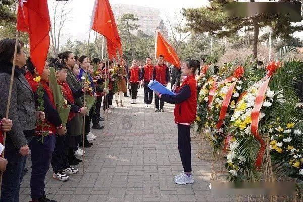 可爱吊带裙